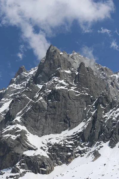 Vista de un paisaje alpino de montaña cerca del Mont Blanc, Chamonix, Suiza — Foto de Stock