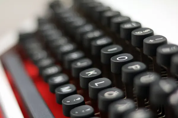 Primer plano / detalle de una máquina de escribir vintage —  Fotos de Stock