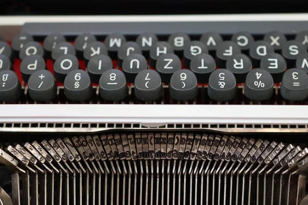 Close-up / detalhe de uma máquina de escrever vintage — Fotografia de Stock