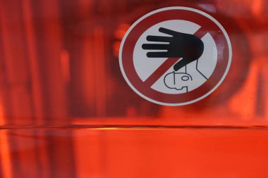 Piktogram kırmızı şeffaf yere bırak