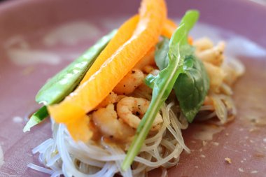 Açık yaz rulo bir plaka üzerinde