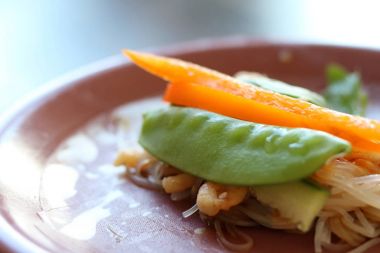 Açık yaz rulo bir plaka üzerinde