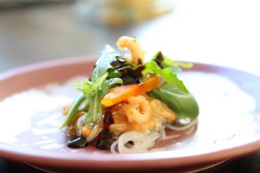 Açık yaz rulo bir plaka üzerinde