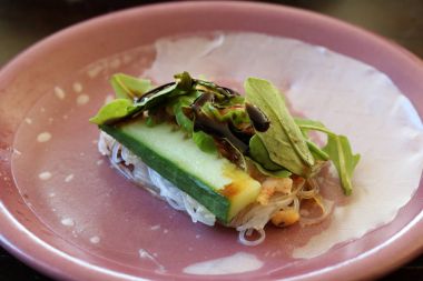 Açık yaz rulo bir plaka üzerinde