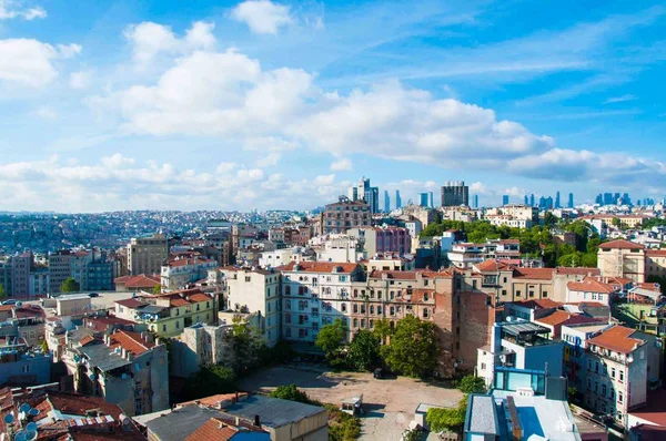 Güneşli bir günde Istanbul Şehir Manzaralı