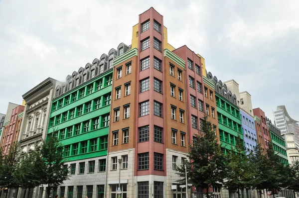 Renkli Berlin'de bina