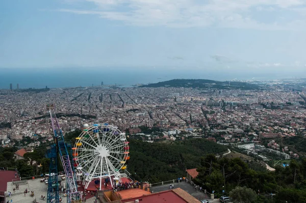 Tepenin görünümünden Barcelona