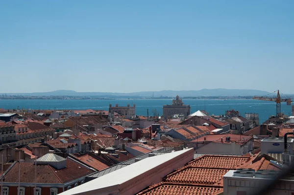 Lizbon kırmızı çatılar