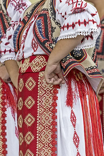 Λεπτομέρεια από παραδοσιακή ρουμανική λαϊκή φορεσιά από περιοχή του Banat, Rom — Φωτογραφία Αρχείου