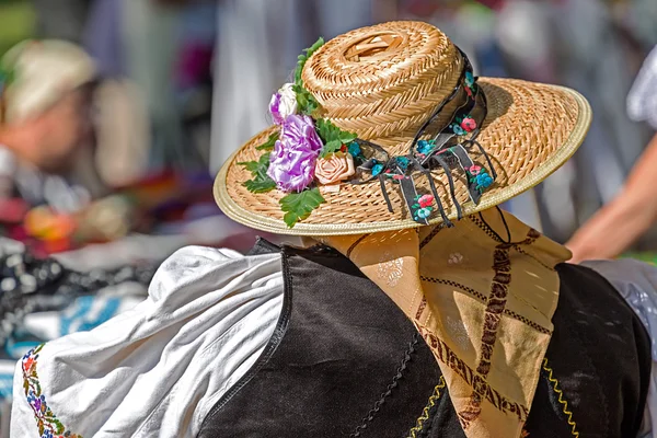 Chapéu de palha decorado tradicional romeno — Fotografia de Stock