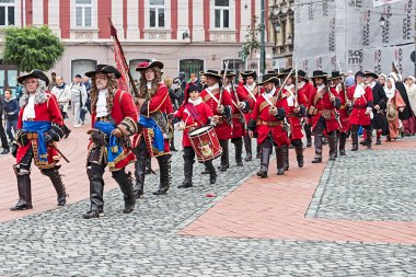 Arka plan ile Mart Ortaçağ askerler