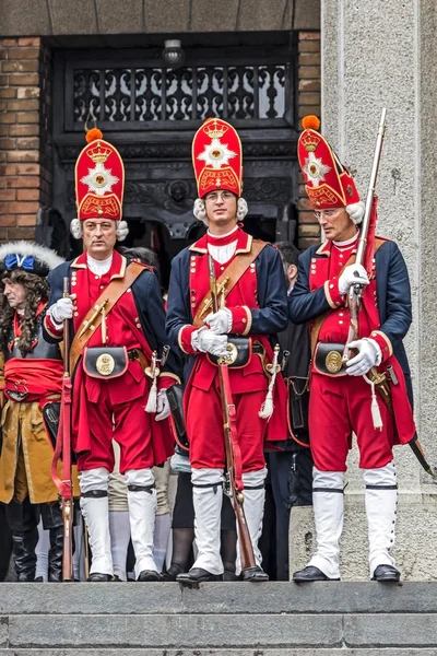 Soldados medievais presentes na igreja — Fotografia de Stock