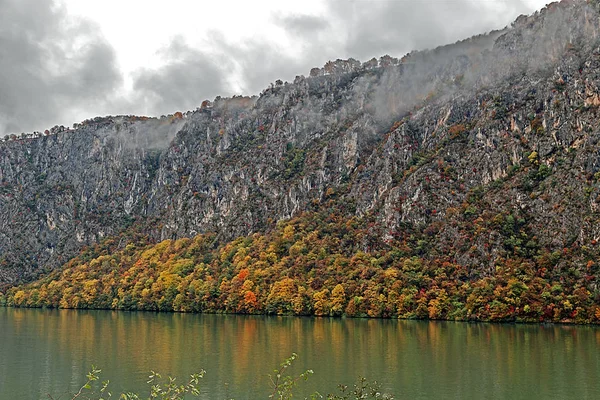 Autunno nelle Gole del Danubio — Foto Stock