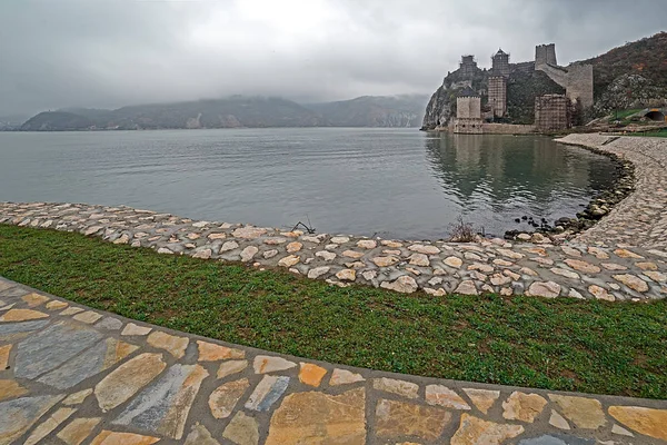 セルビアの golubac 要塞 — ストック写真