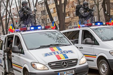 Polisler bir göreve simüle