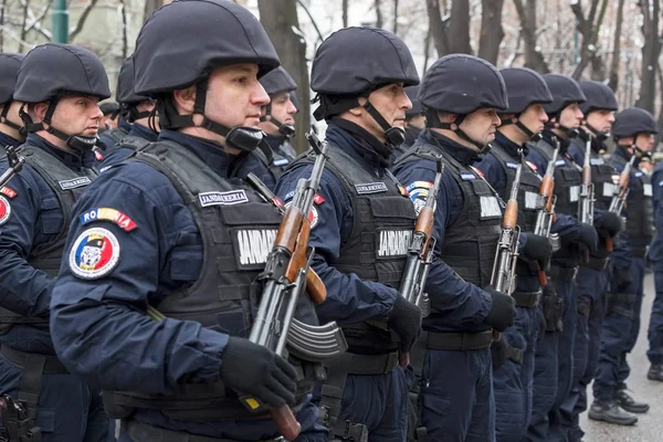 Soldados da gendarmaria em formação — Fotografia de Stock