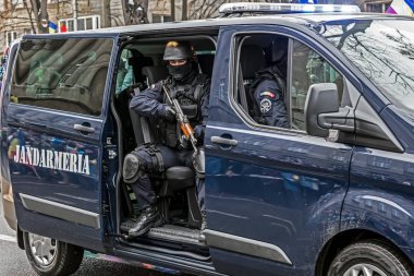 Bir göreve simüle Jandarma polis
