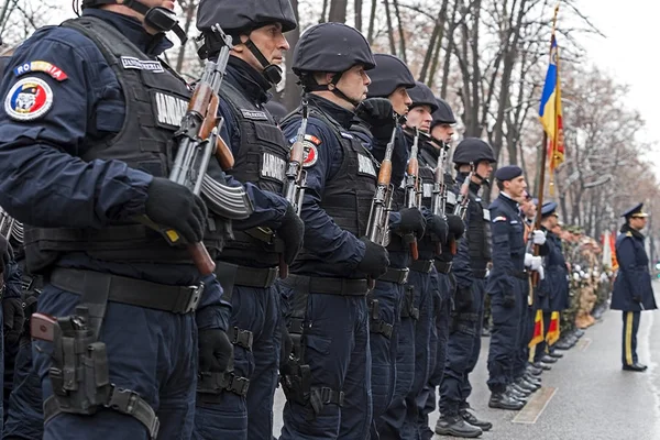 Soldados de gendarmería en formación —  Fotos de Stock