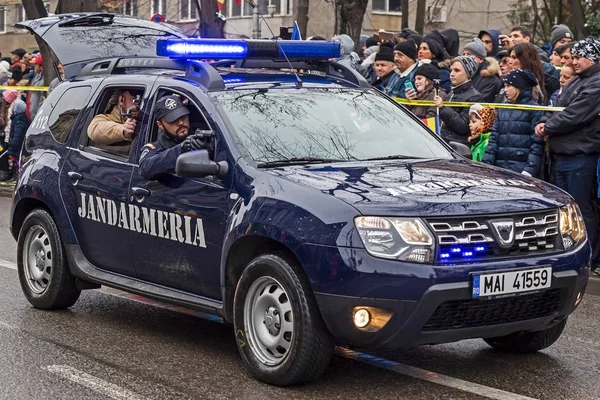 Poliser från gendarmeriet simulera ett uppdrag — Stockfoto