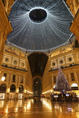 Noel zamanında, Vittorio Emanuele II Galerisi iç