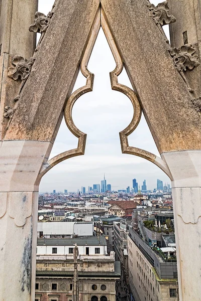 Vista su Milano dall'alto del Duomo di Milano — Foto Stock