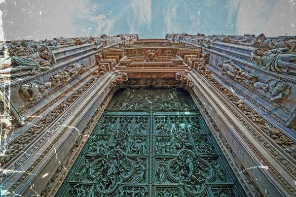 Old postcard with fish eye view at Milan Cathedral — Stock Photo, Image