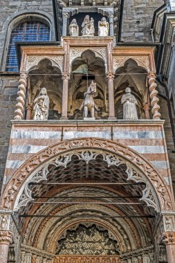 Santa Maria Maggiore Bazilikası'na, Bergamo, Ital üzerinden cephe parçası