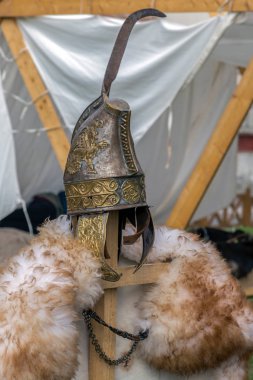 Daçya mücadele kask ve belirli kürk manto