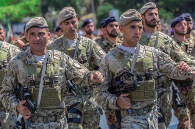 İtalyan Milli Günü askeri geçit töreni