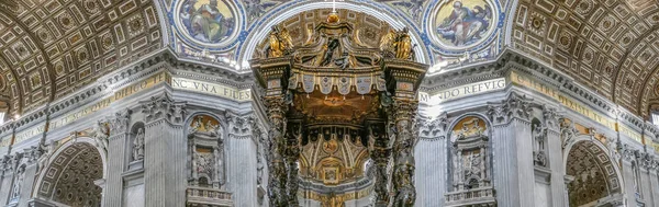 Panoramic view of interiors at St Peter Basilica in the Vatican — Stock Photo, Image