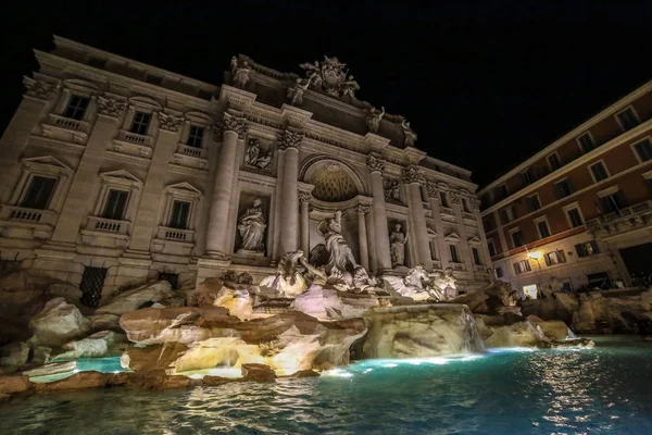 La famosa Fontana di Trevi, Roma — Foto Stock