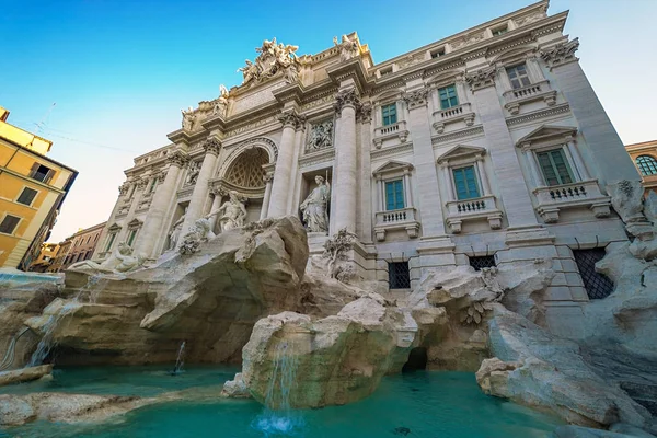 Trevi Fountain in Rome, Italy, at morning light — Stock Photo, Image