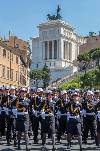 Sfilata militare alla Giornata Nazionale Italiana — Foto Stock