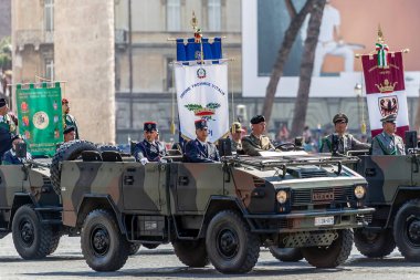 İtalyan ulusal Da askeri geçit töreninde katılan Gaziler