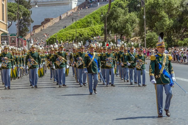 Sfilata militare alla Giornata Nazionale Italiana — Foto Stock