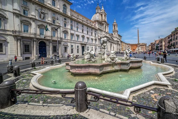 Piazza Navona com fontes — Fotografia de Stock