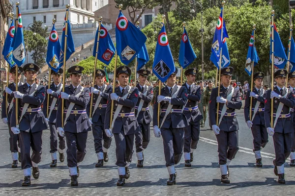 Sfilata militare alla Giornata Nazionale Italiana — Foto Stock