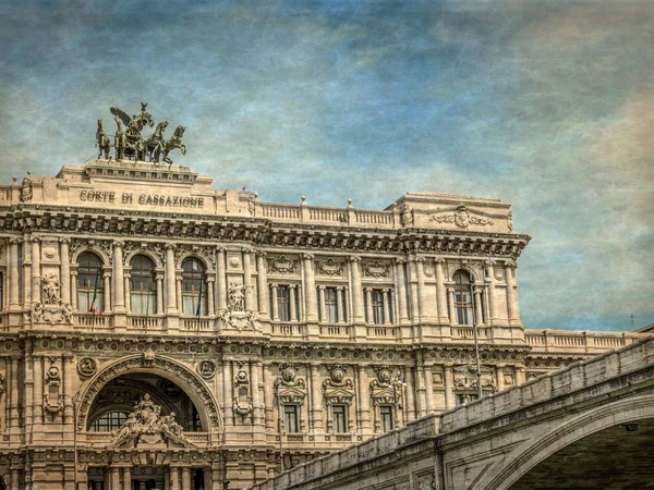 Oude foto met gerechtsgebouw paleis in Rome, Italië — Stockfoto