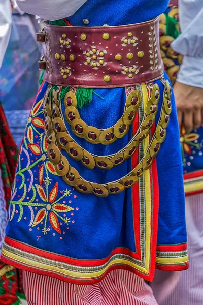 Detail van de Poolse folk kostuum voor de mens — Stockfoto
