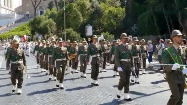 İtalyan ulusal gün 1 askeri geçit töreni