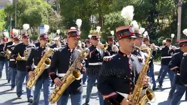 Défilé militaire à la fête nationale italienne 3 — Video