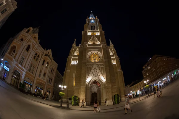 Vue de nuit de la Place de la Liberté, Novi Sad, Serbie — Photo