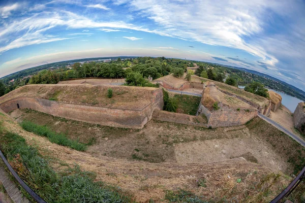 ノービサード セルビアでペトロヴァラディン要塞 — ストック写真