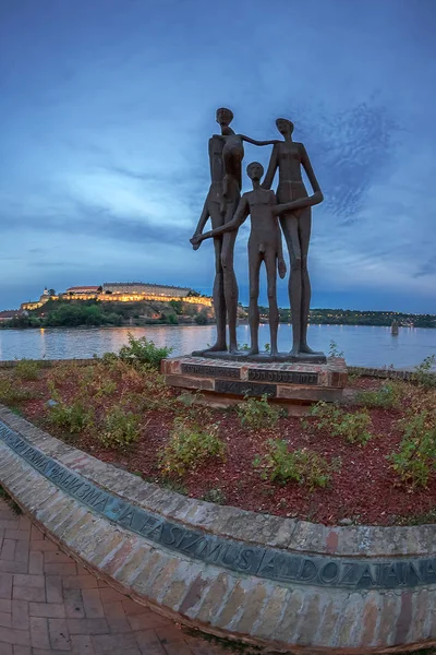 Faşizm Novi Sad Sırbistan kurbanları anıt