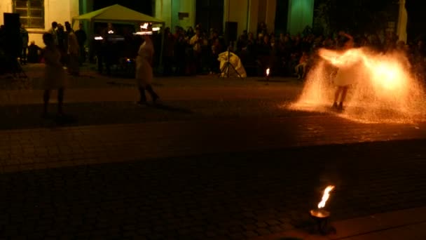 Public fire show organized in Timisoara, Romania — Stock Video