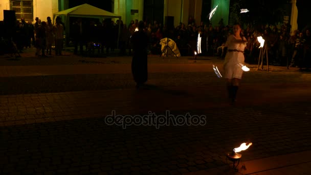 Public fire show organized in Timisoara, Romania 2 — Stock Video