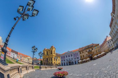 Timisoara, Romanya Birliği Meydanı'nda bir bölümünün görünümünü