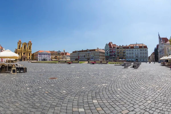 Timisoara, Romanya Birliği Meydanı'nda bir bölümünün görünümünü