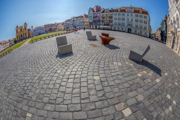 Timisoara, Romanya Birliği Meydanı'nda bir bölümünün görünümünü