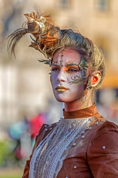 Levend standbeeld van een vrouw — Stockfoto